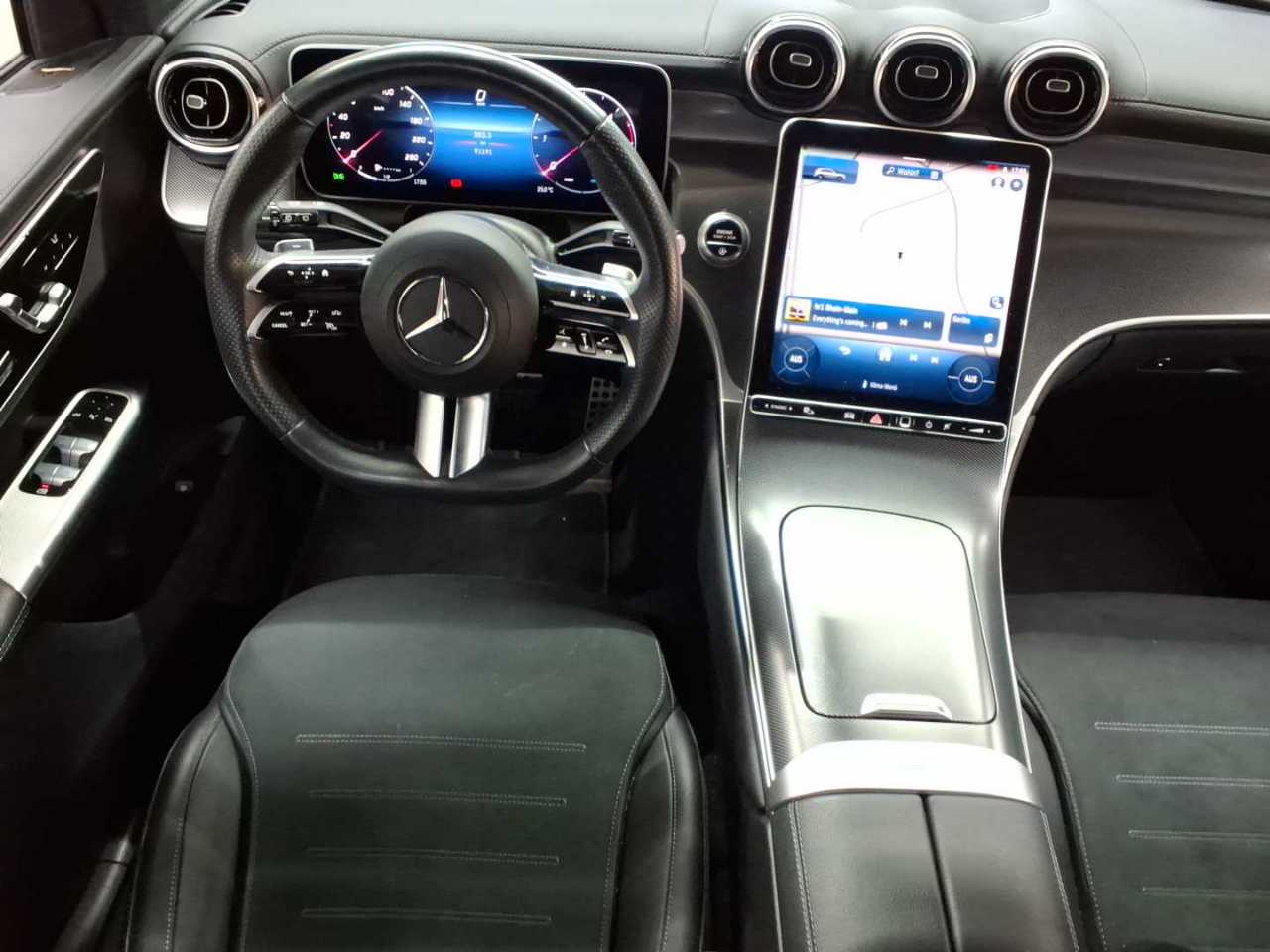 Mercedes-Benz GLC 220 d 4Matic 9G-TRONIC AMG Line Advanced 10