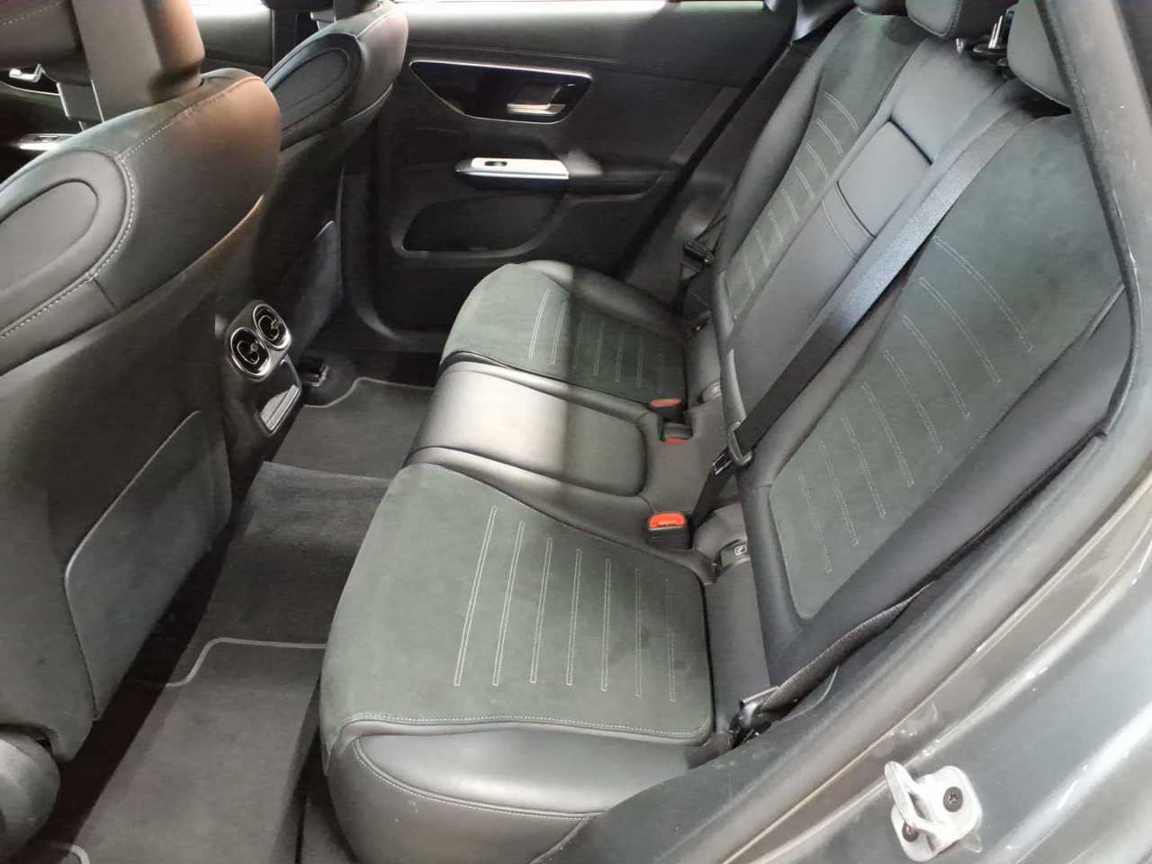 Mercedes-Benz GLC 220 d 4Matic 9G-TRONIC AMG Line Advanced 13