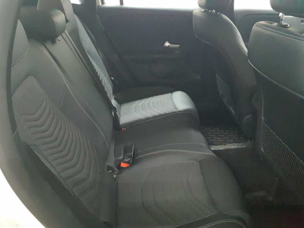 Mercedes-Benz GLA 200 d 8G-DCT Style 14