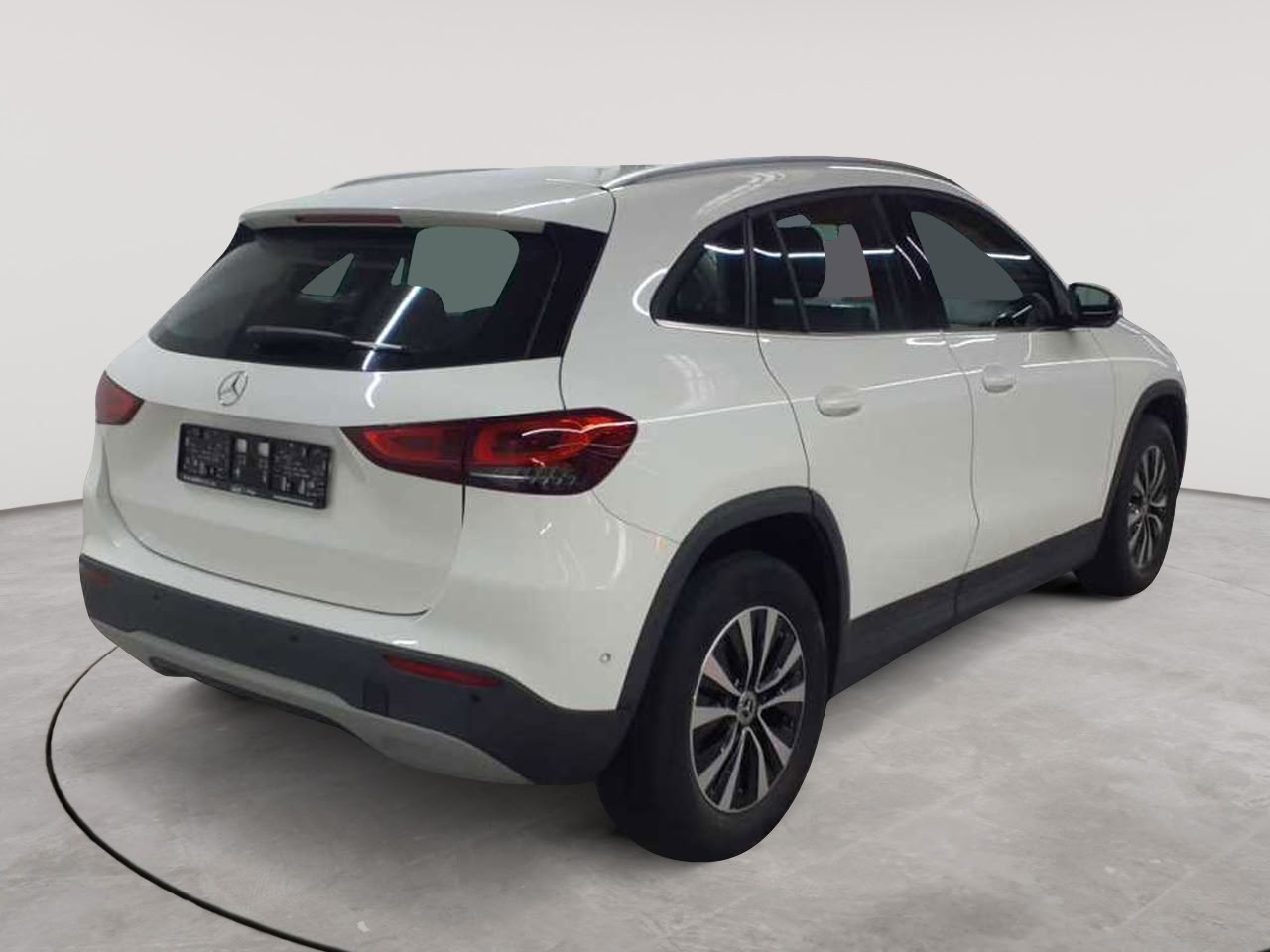 Mercedes-Benz GLA 200 d 8G-DCT Style 4
