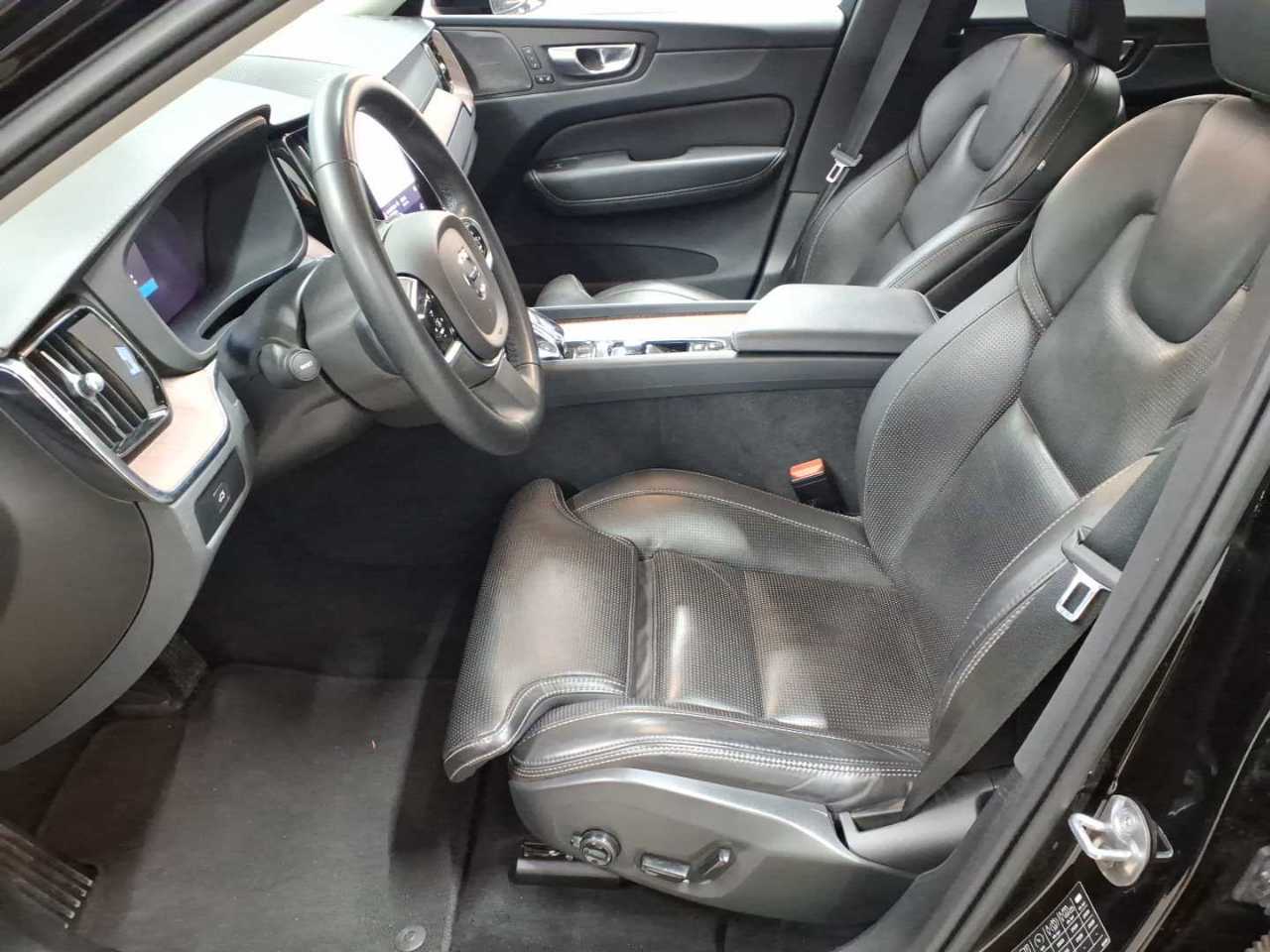 Volvo XC60 B4 D AWD Ultimate Dark 7