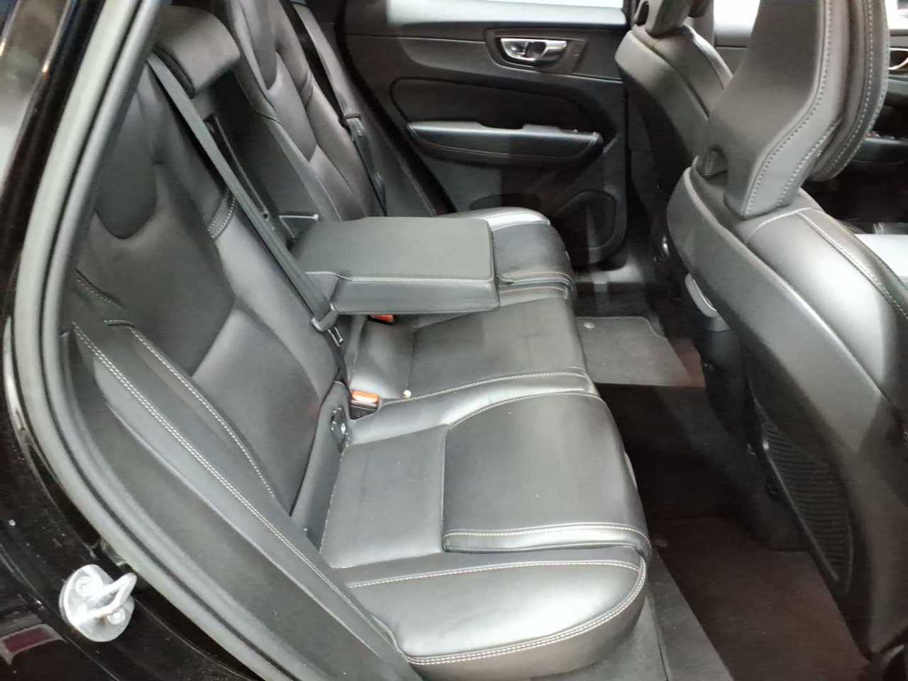 Volvo XC60 B4 D AWD Ultimate Dark 14