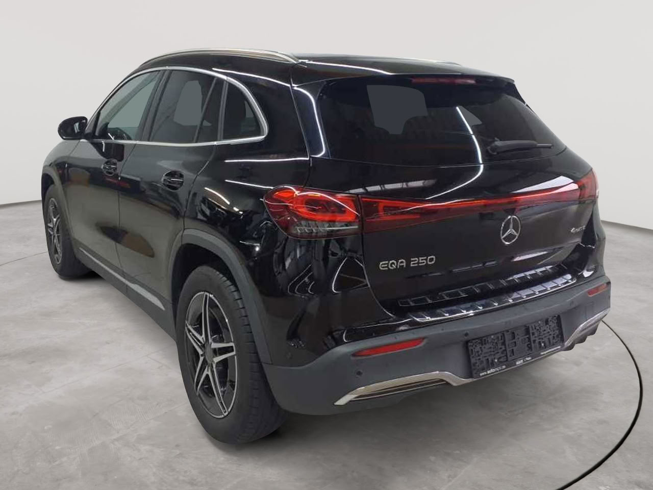 Mercedes-Benz EQA 250 AMG Line 5