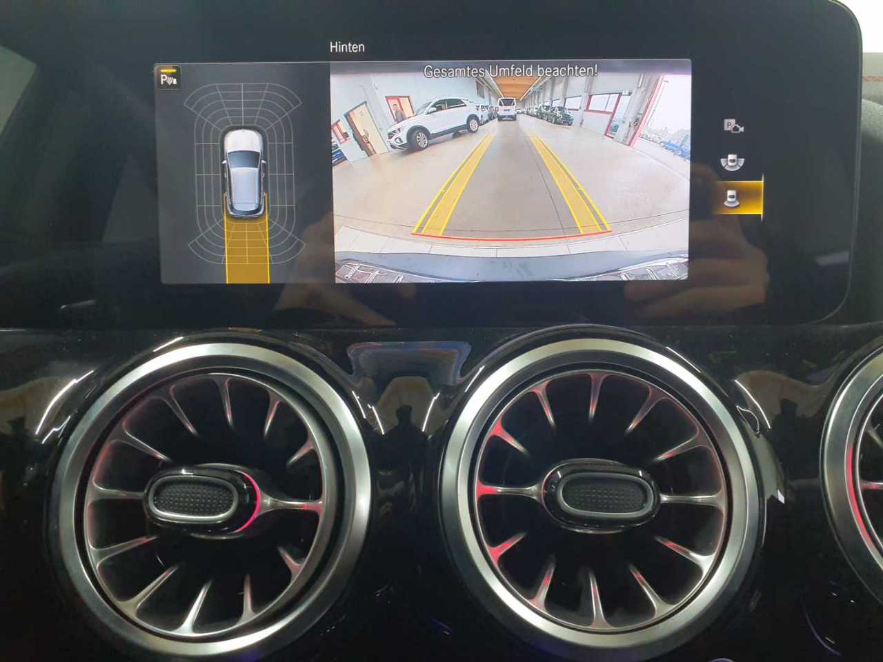 Mercedes-Benz EQA 250 AMG Line 17