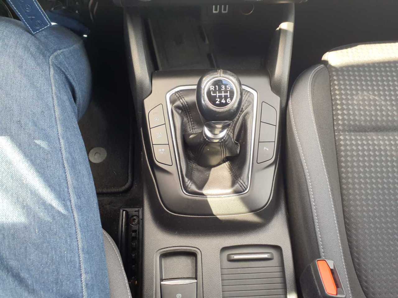 Ford Focus Turnier 2.0 EcoBlue Start-Stopp-System COOL&CONNECT 10
