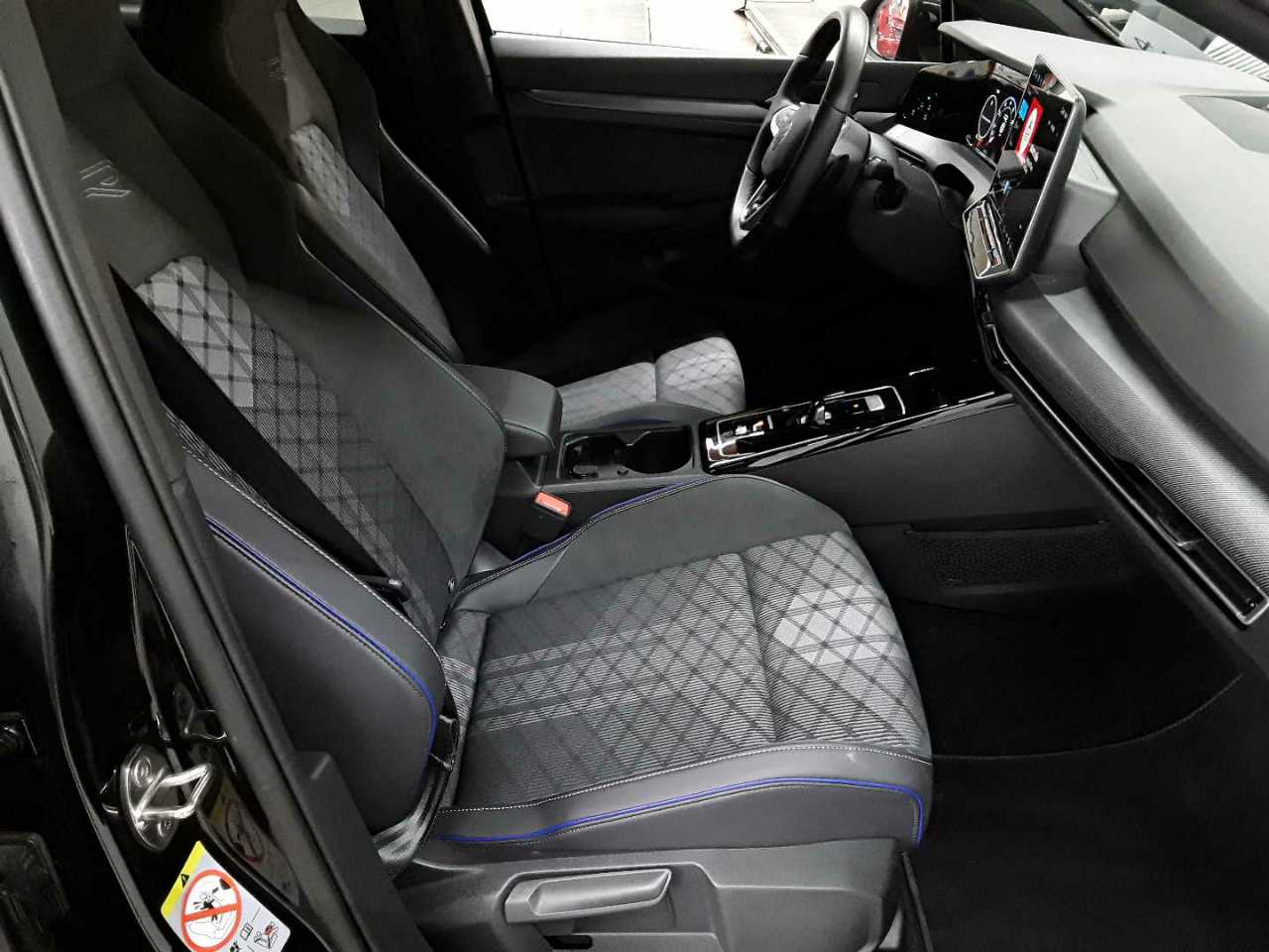 Vw Golf 1.5 eTSI OPF DSG R-Line 8