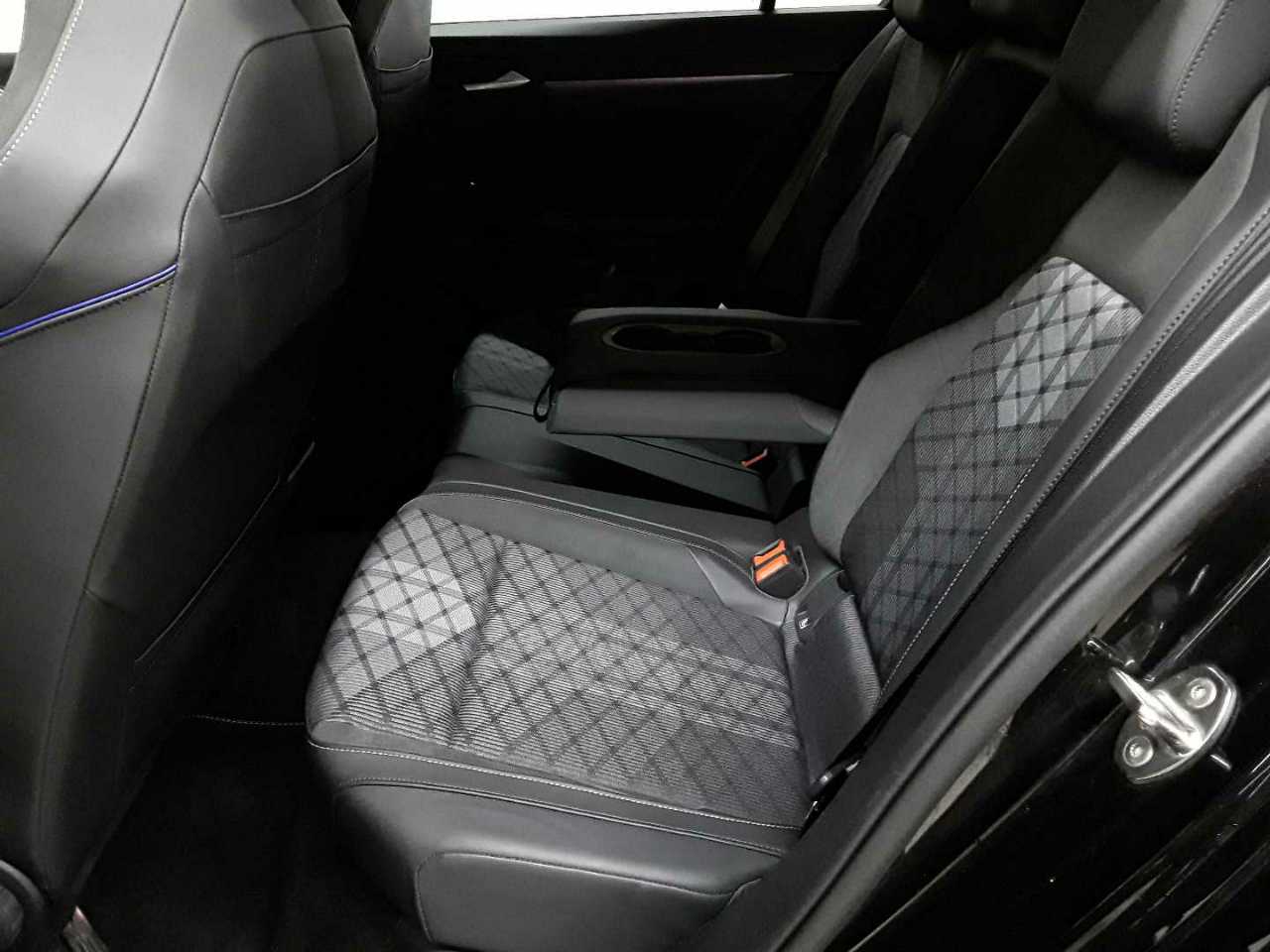 Vw Golf 1.5 eTSI OPF DSG R-Line 13