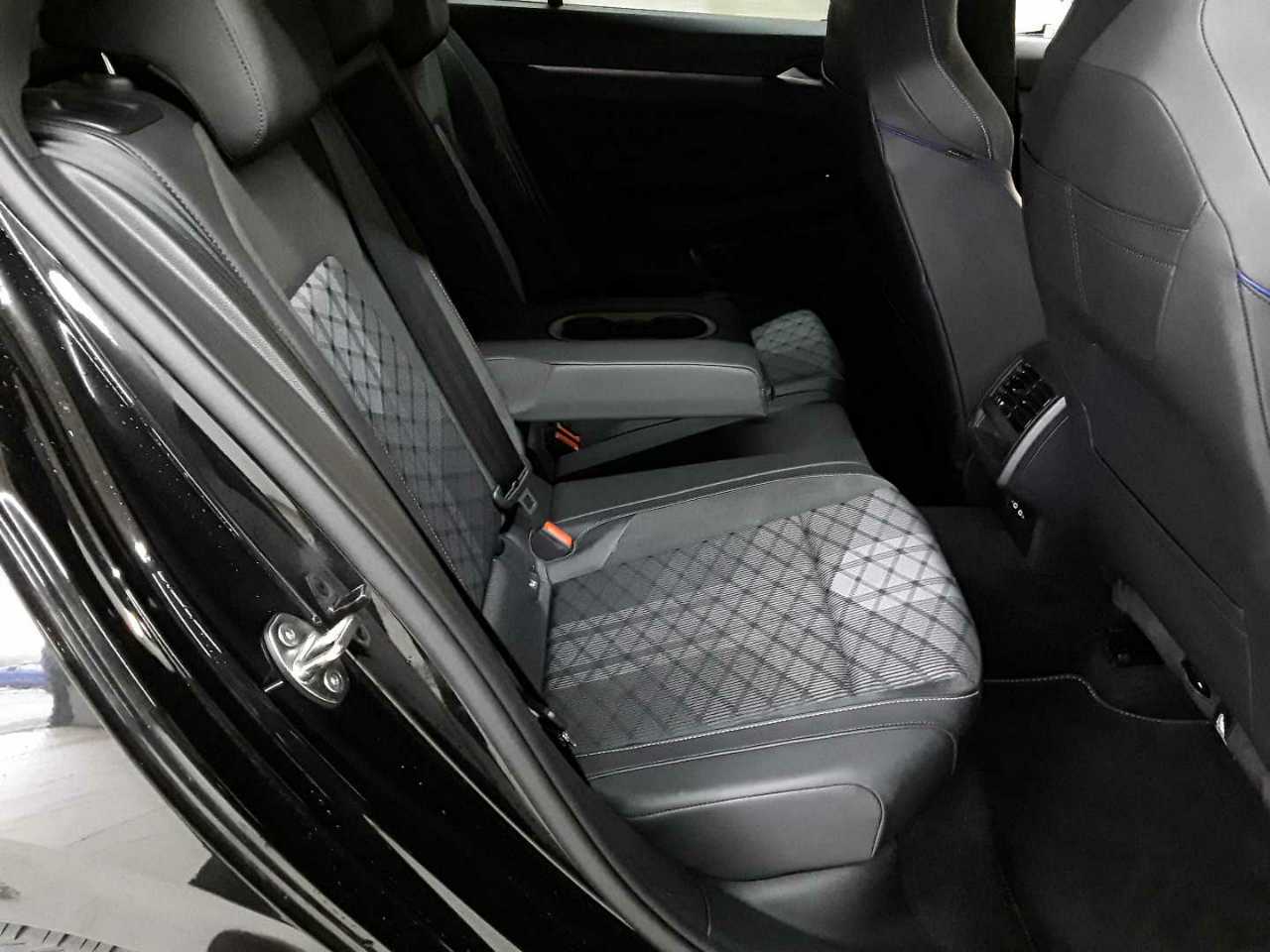 Vw Golf 1.5 eTSI OPF DSG R-Line 14