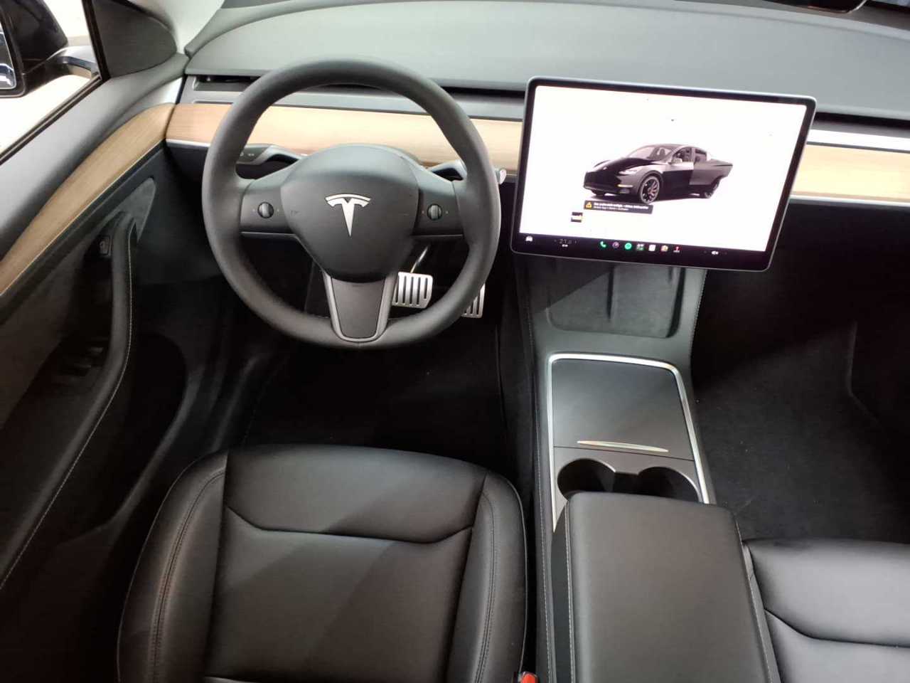 Tesla Model Y Performance Dual Motor AWD 10
