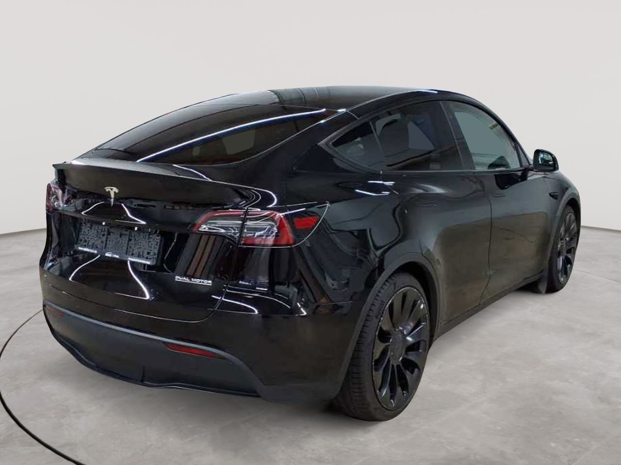 Tesla Model Y Performance Dual Motor AWD 4