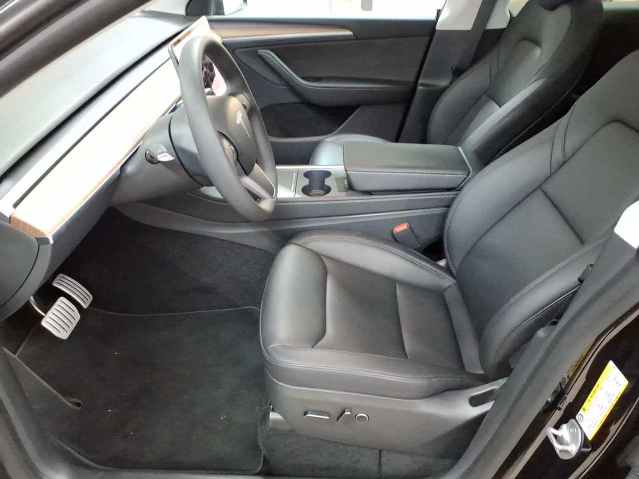 Tesla Model Y Performance Dual Motor AWD 7