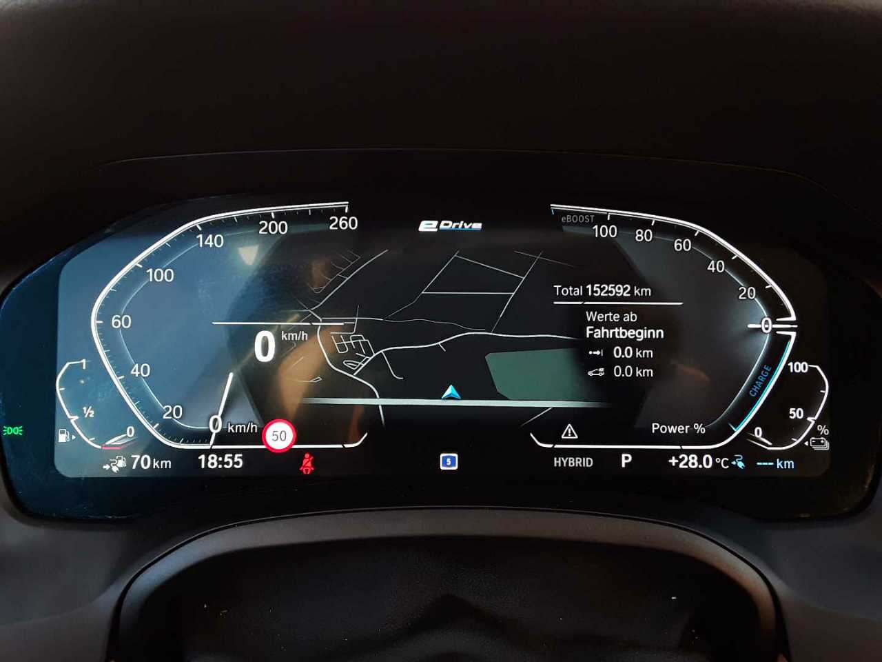 BMW 330e Touring Aut. Luxury Line 11