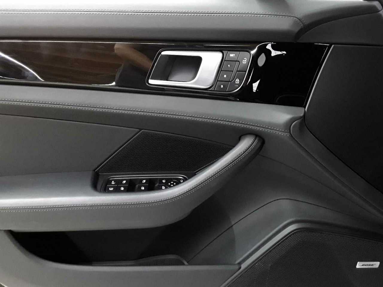 Porsche Panamera 4 E-Hybrid Executive 17