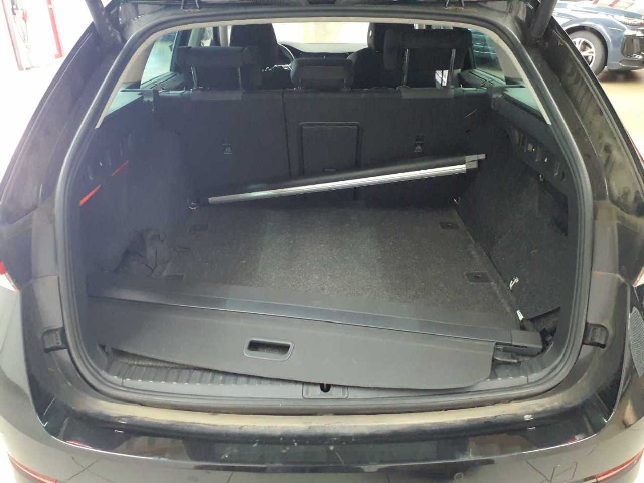 Skoda Octavia Combi 2.0 TDI DSG Style 15