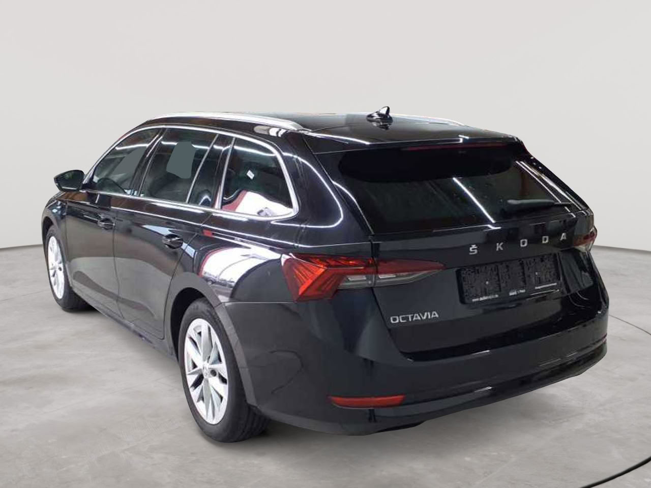 Skoda Octavia Combi 2.0 TDI DSG Style 5