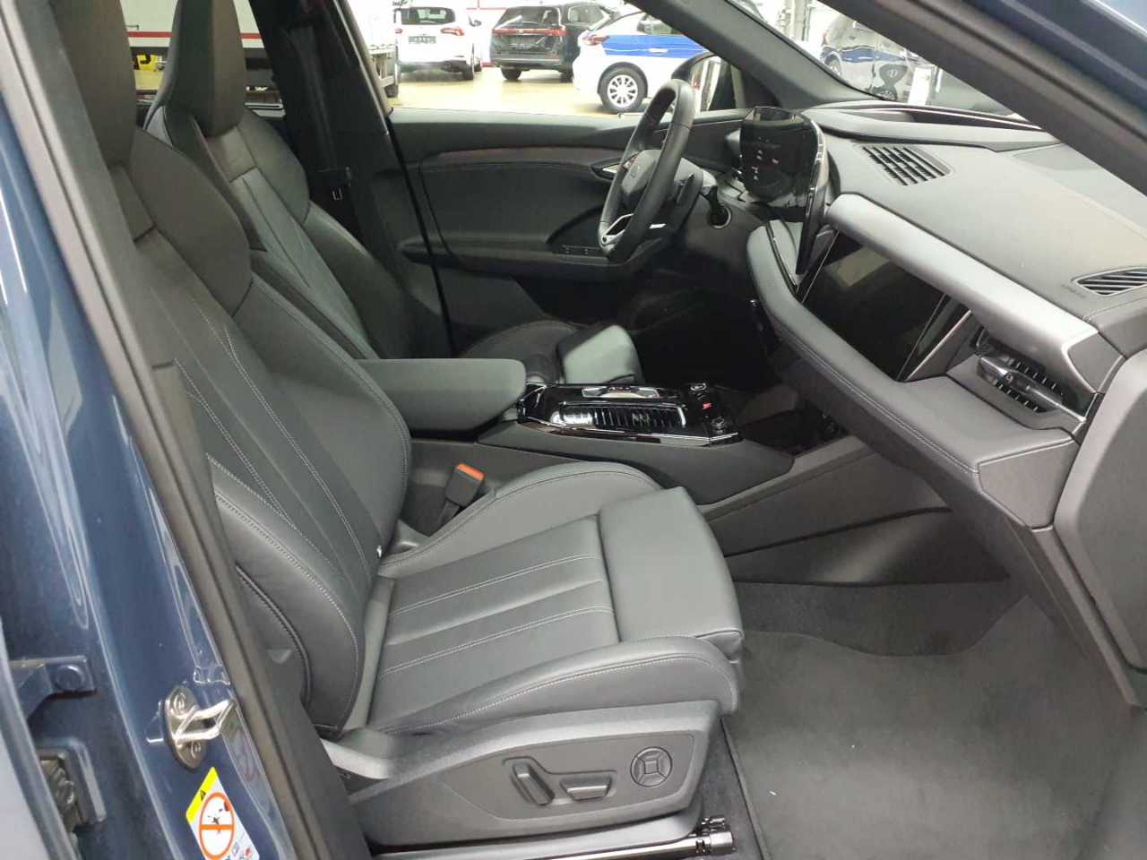 Audi Q6 e-tron quattro 7