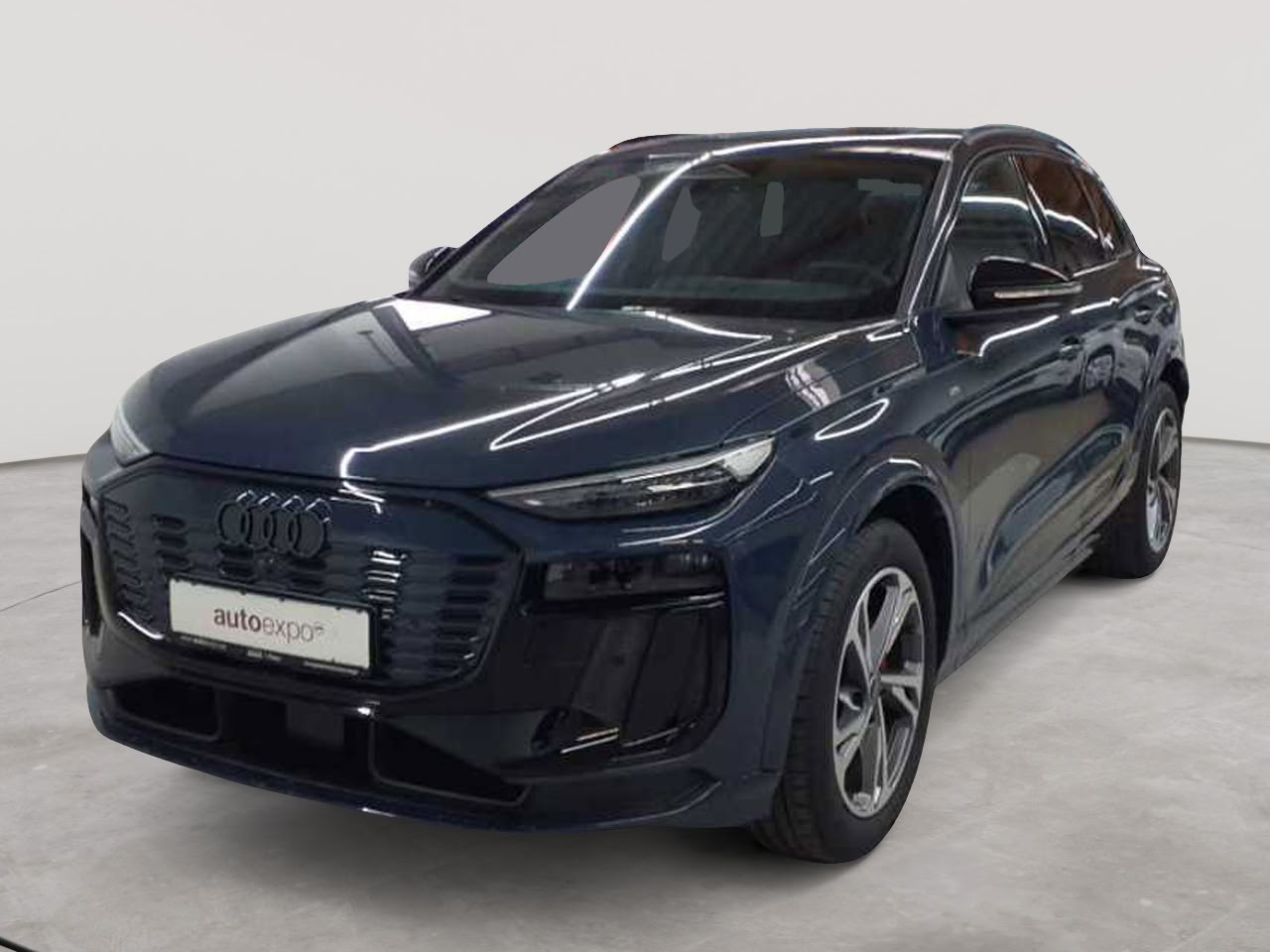Audi Q6 e-tron quattro 2