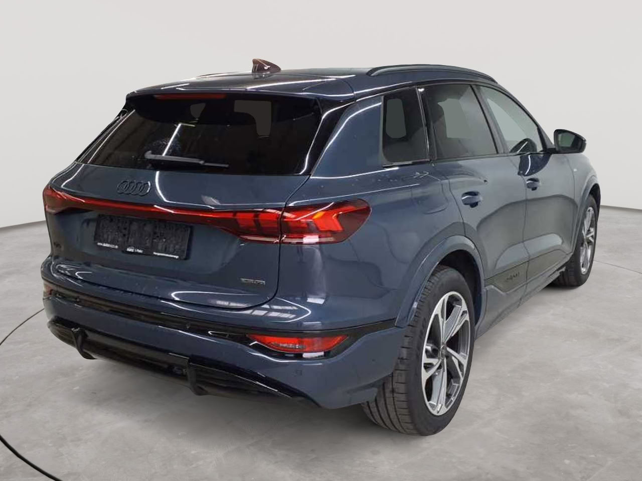 Audi Q6 e-tron quattro 4