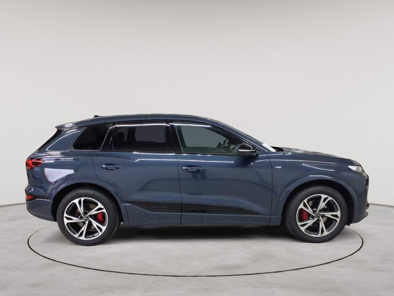Audi Q6 e-tron quattro 3
