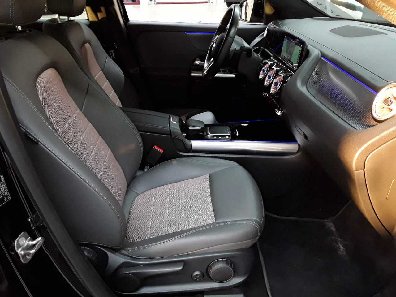 Mercedes-Benz EQA 300 4Matic Electric Art 8