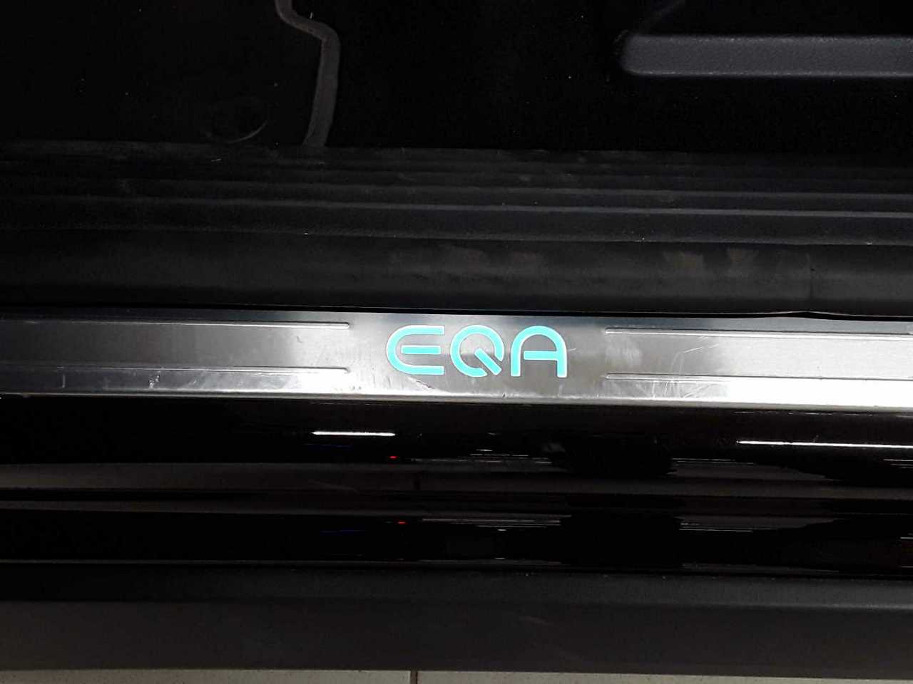 Mercedes-Benz EQA 300 4Matic Electric Art 18