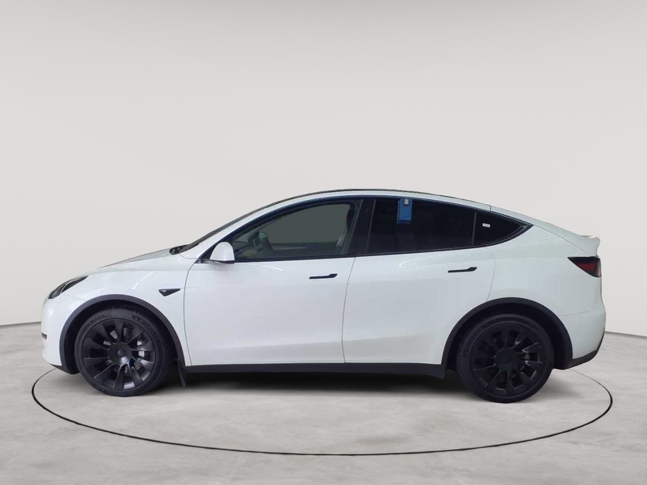 Tesla Model Y Long Range Dual Motor AWD 6