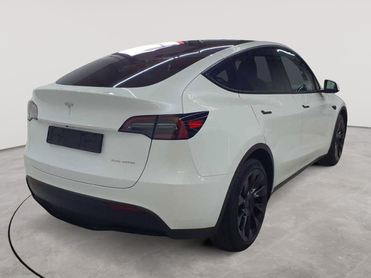 Tesla Model Y Long Range Dual Motor AWD 4