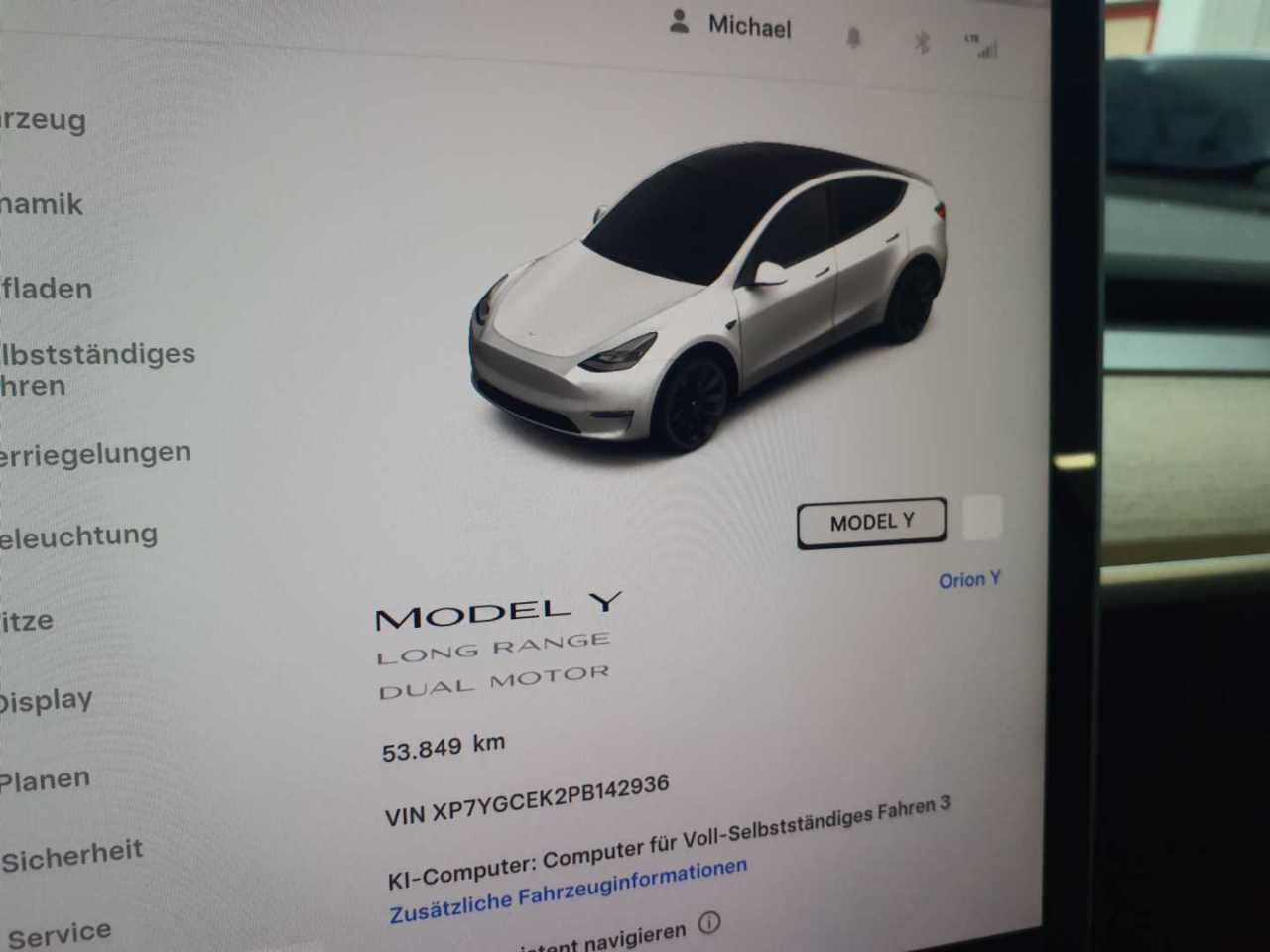 Tesla Model Y Long Range Dual Motor AWD 11