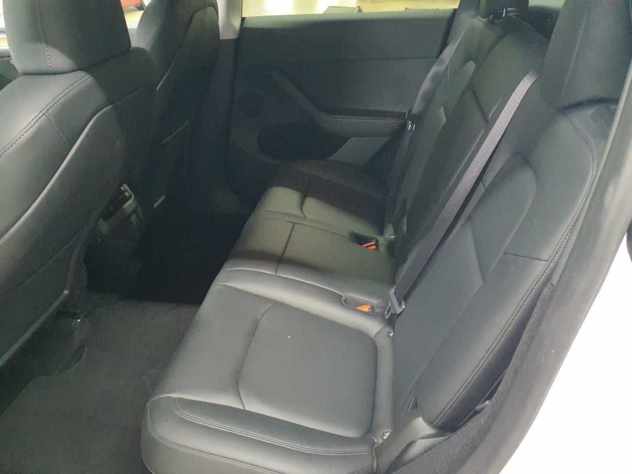 Tesla Model Y Long Range Dual Motor AWD 13