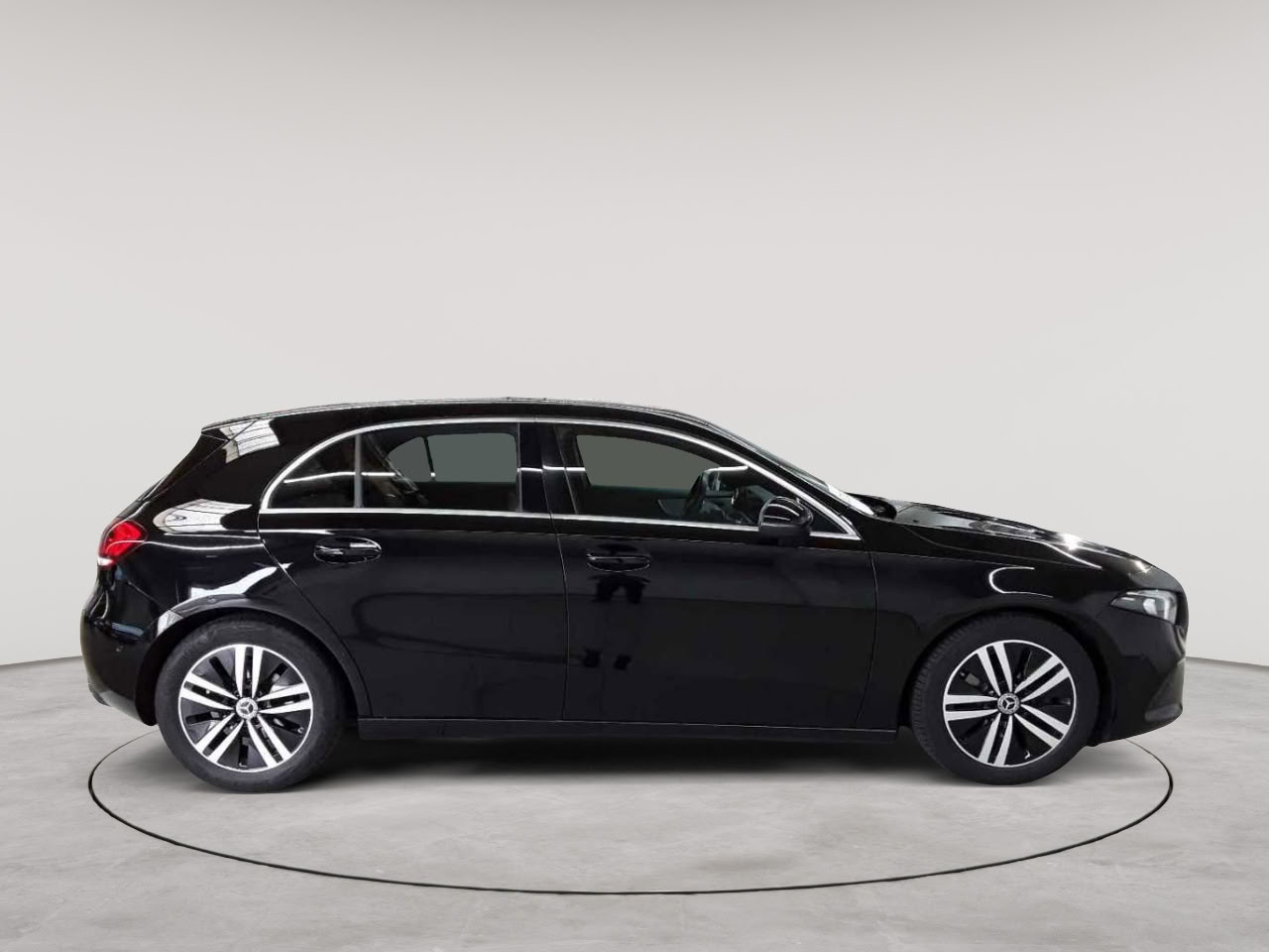 Mercedes-Benz A 200 d 8G-DCT Progressive 3