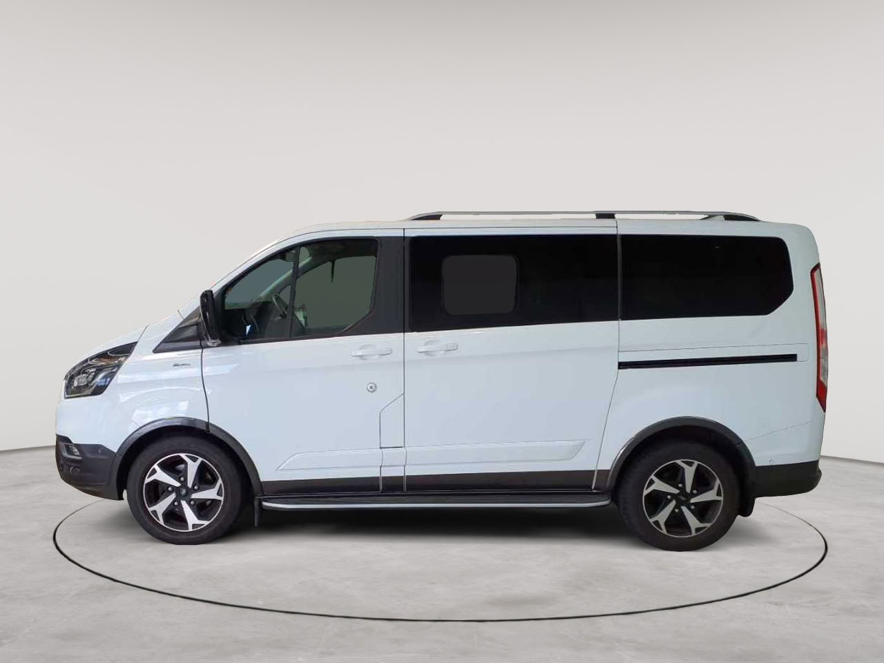 Ford Tourneo Custom 320 L1H1 VA Autm. Active 6