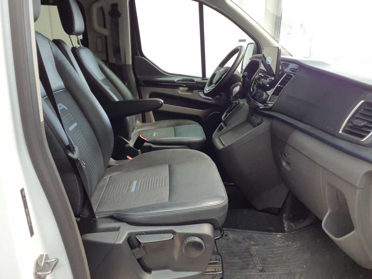 Ford Tourneo Custom 320 L1H1 VA Autm. Active 7