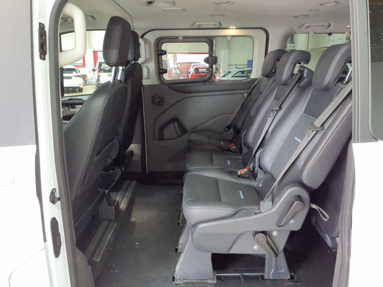Ford Tourneo Custom 320 L1H1 VA Autm. Active 14