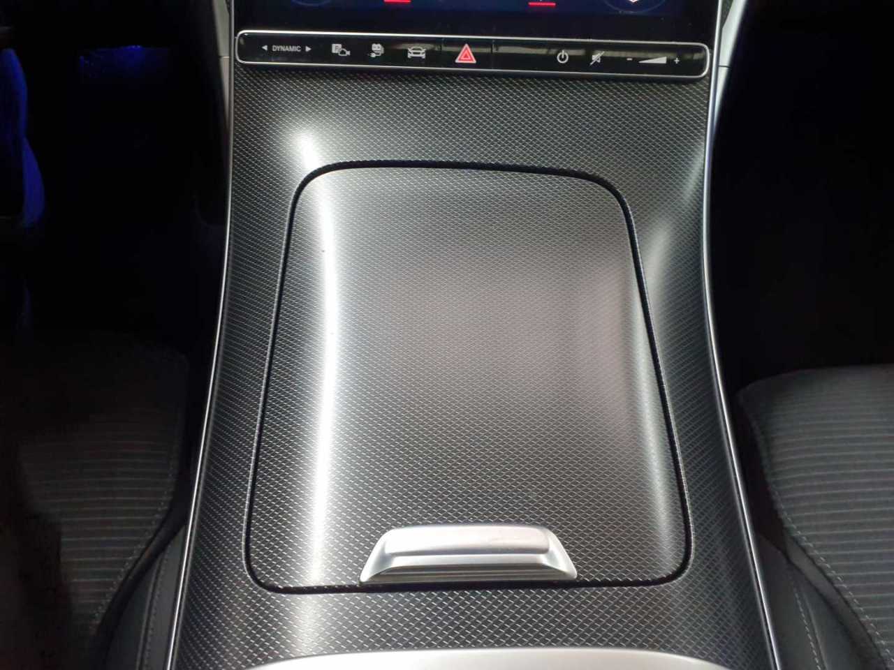 Mercedes-Benz C 300 e T 9G-TRONIC Avantgarde 10