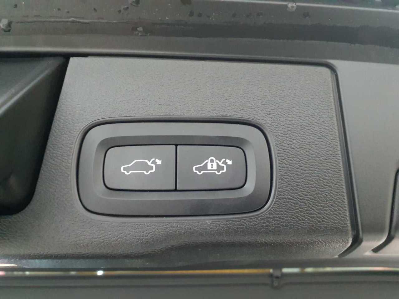 Volvo XC60 B4 B Geartronic Momentum Pro 16