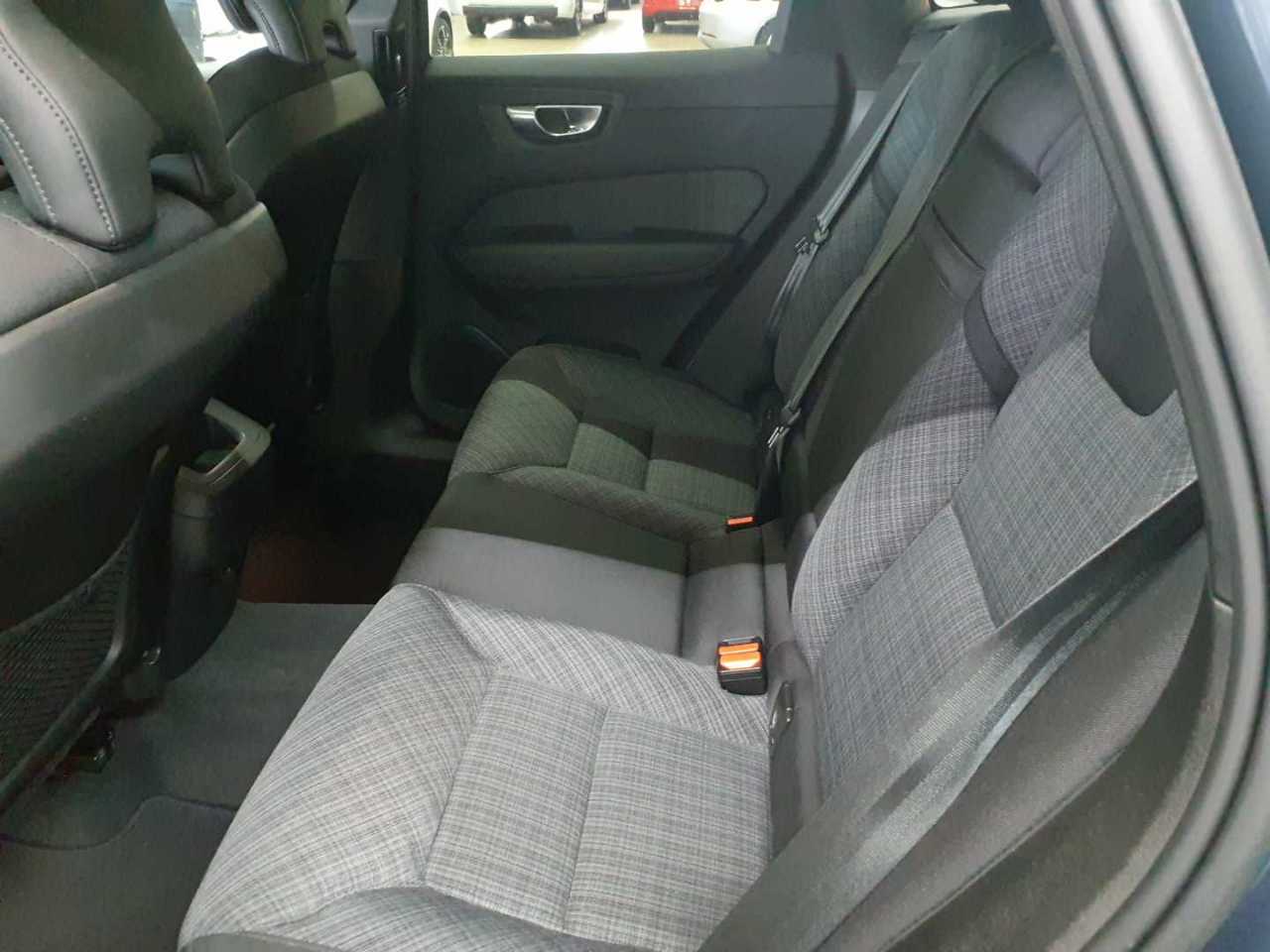 Volvo XC60 B4 B Geartronic Momentum Pro 13
