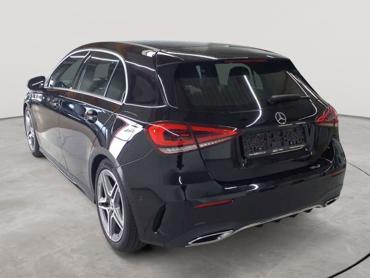 Mercedes-Benz A 220 d 4Matic 8G-DCT Advanced AMG Line 5