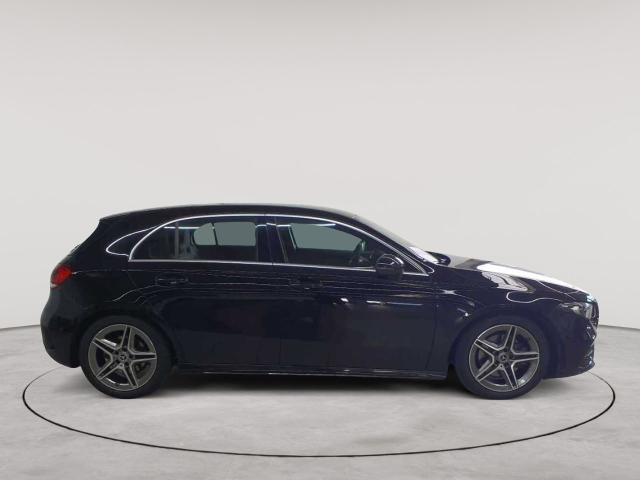 Mercedes-Benz A 220 d 4Matic 8G-DCT Advanced AMG Line 3