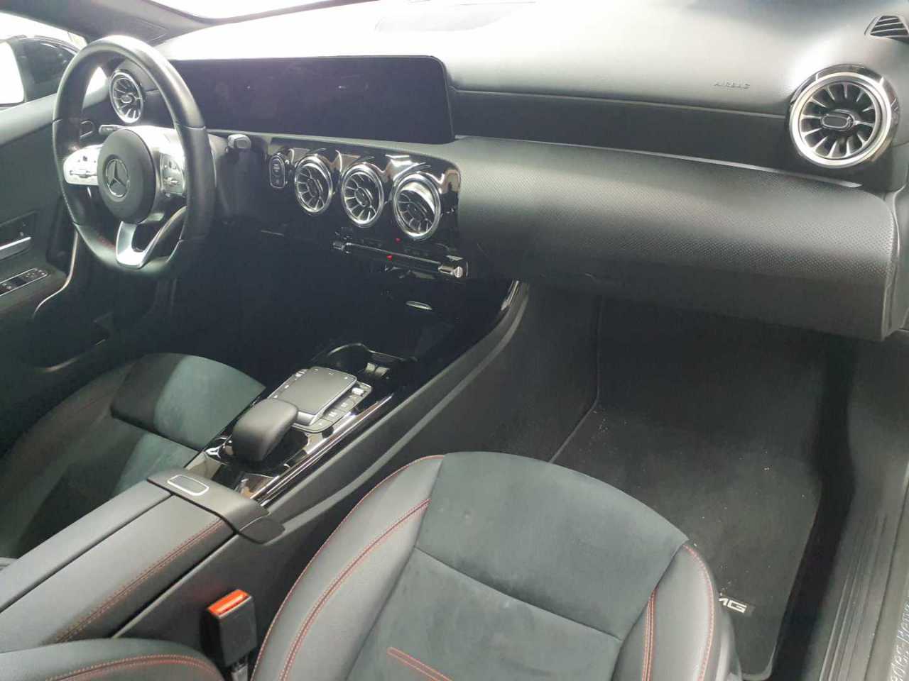 Mercedes-Benz A 220 d 4Matic 8G-DCT Advanced AMG Line 9