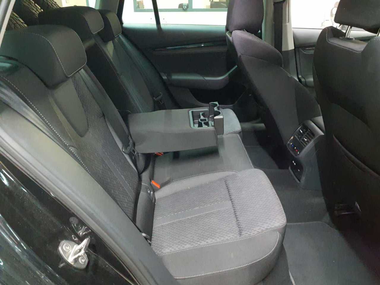 Skoda Octavia Combi 2.0 TDI DSG Clever 14