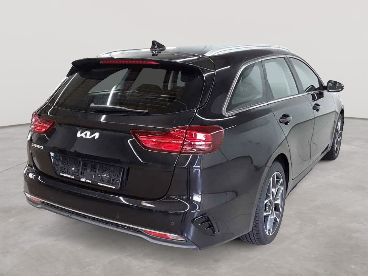 Kia Ceed SW 1.5 T-GDI DCT7 OPF Spirit 4