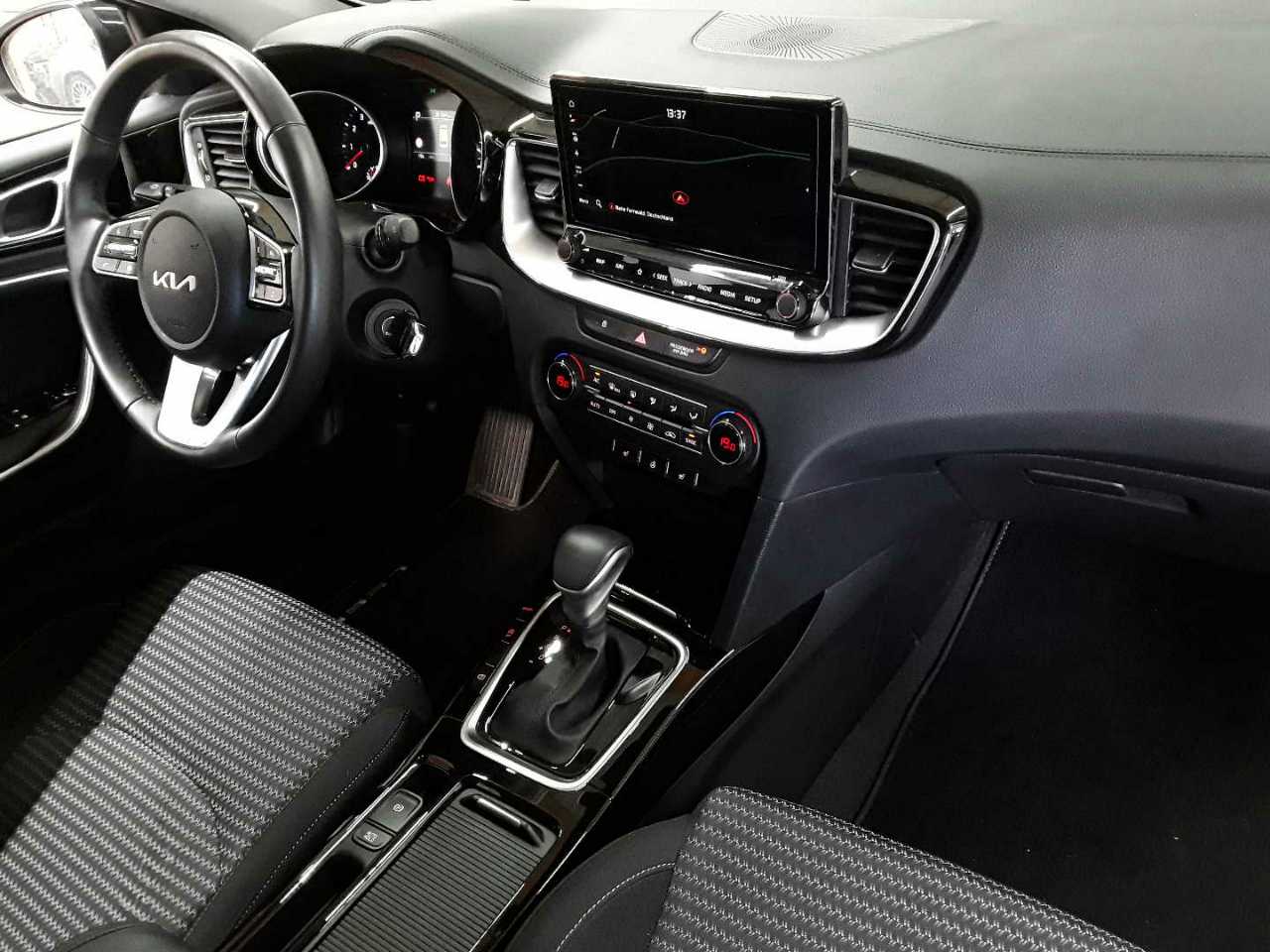 Kia Ceed SW 1.5 T-GDI DCT7 OPF Spirit 9
