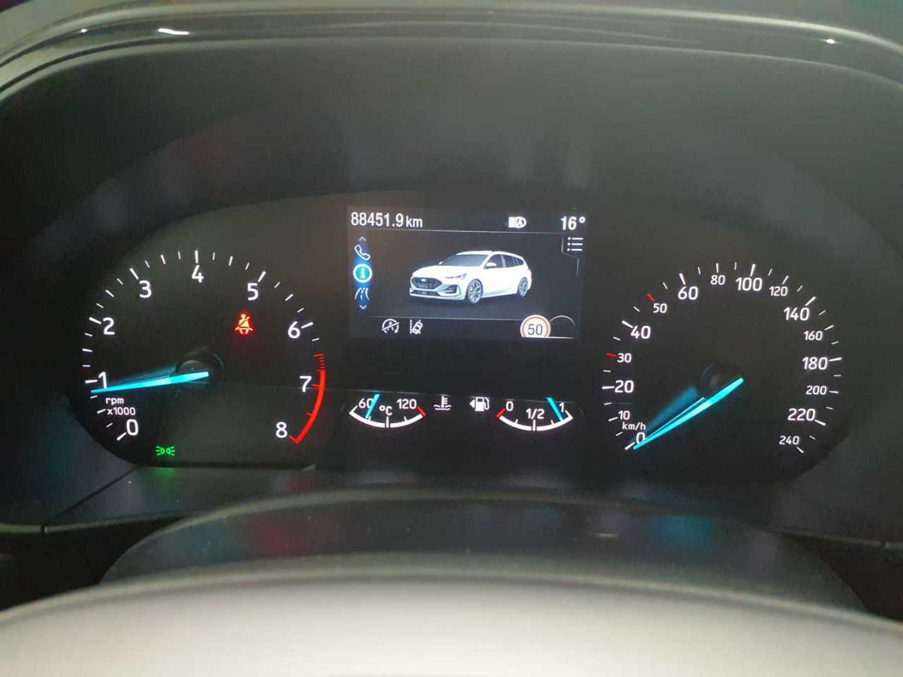 Ford Focus Turnier 1.0 EcoBoost Hybrid ST-LINE 11