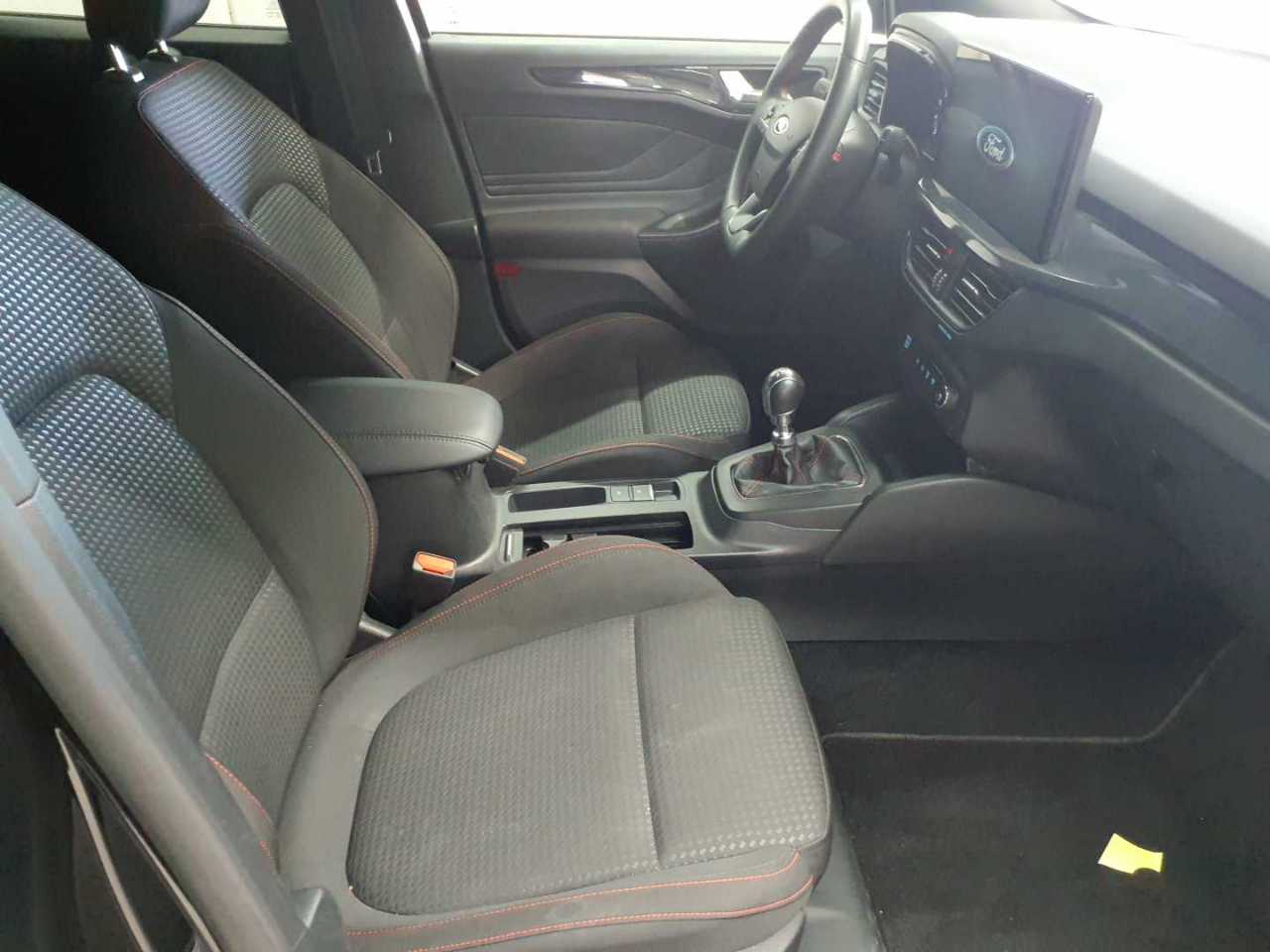 Ford Focus Turnier 1.0 EcoBoost Hybrid ST-LINE 8