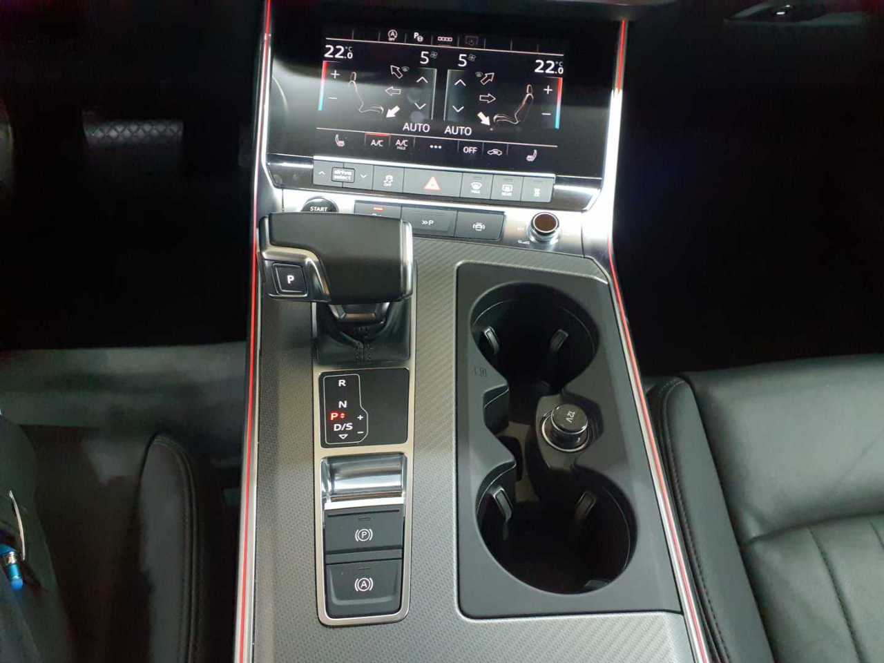 Audi A6 Avant 40 TDI S tronic design 10
