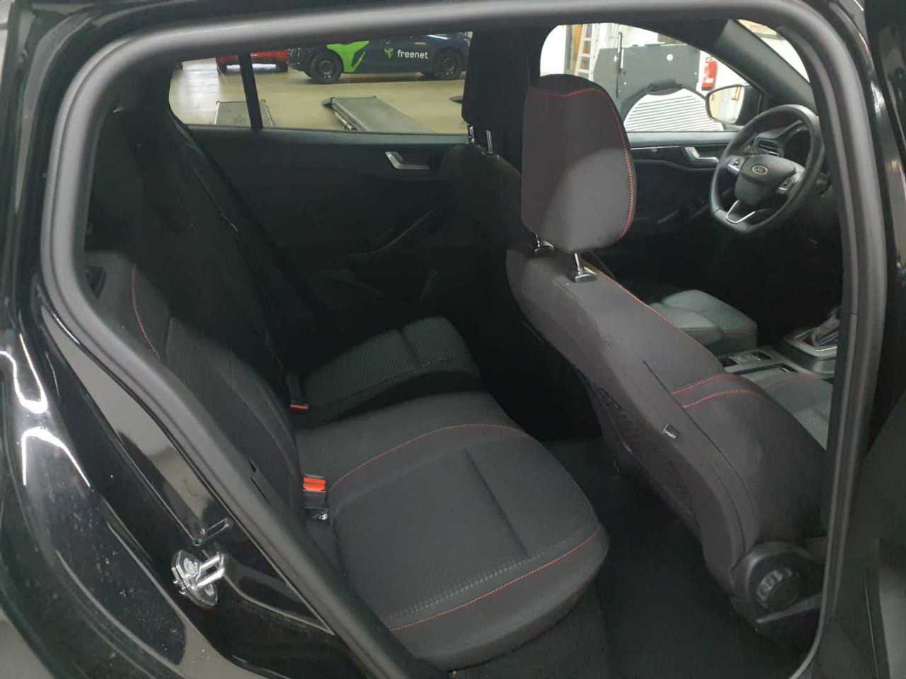 Ford Focus Turnier 1.0 EcoBoost Hybrid Aut. ST-LINE 14