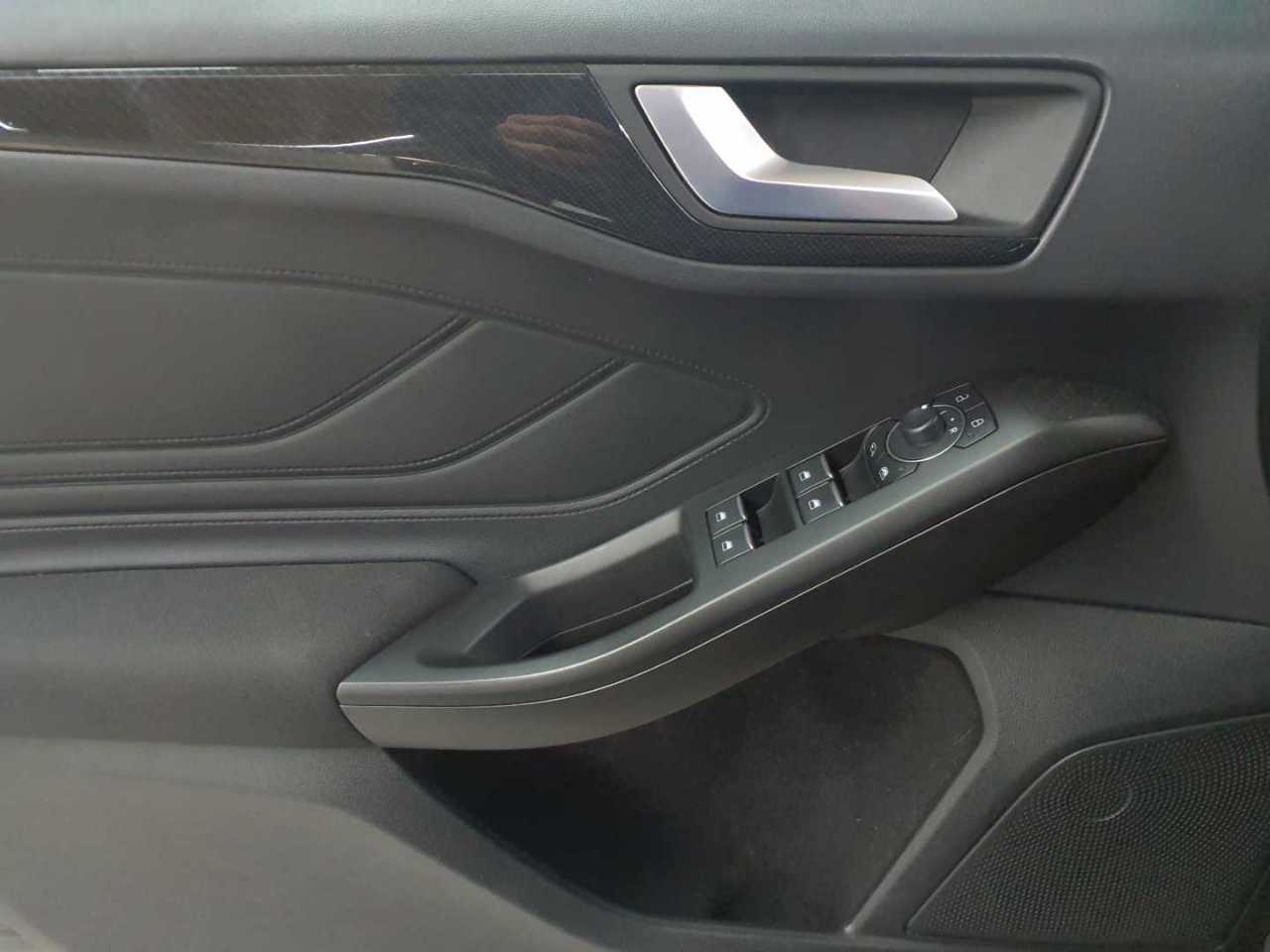 Ford Focus Turnier 1.0 EcoBoost Hybrid Aut. ST-LINE 18