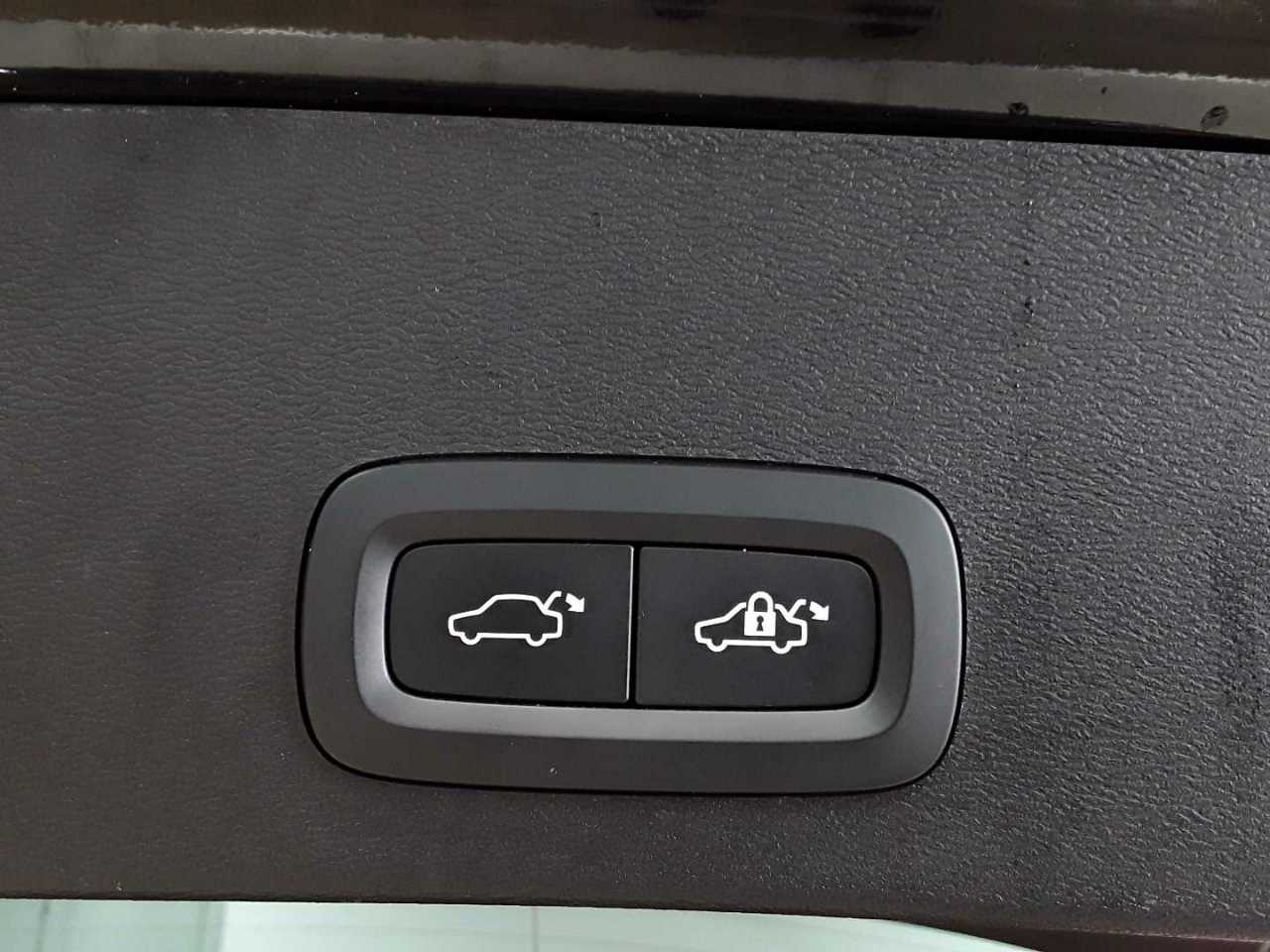 Volvo XC40 Recharge 82 kWh Single M. Extended Range RWD Ultimate 20