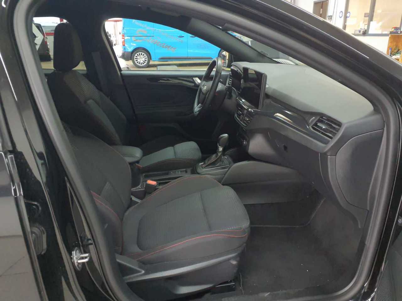 Ford Focus Turnier 1.0 EcoBoost Hybrid Aut. ST-LINE 8