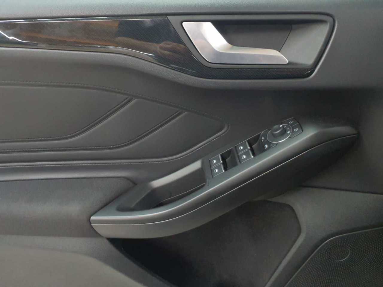 Ford Focus Turnier 1.0 EcoBoost Hybrid Aut. ST-LINE 18